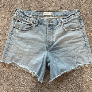 Abercrombie 90s baggy shorts